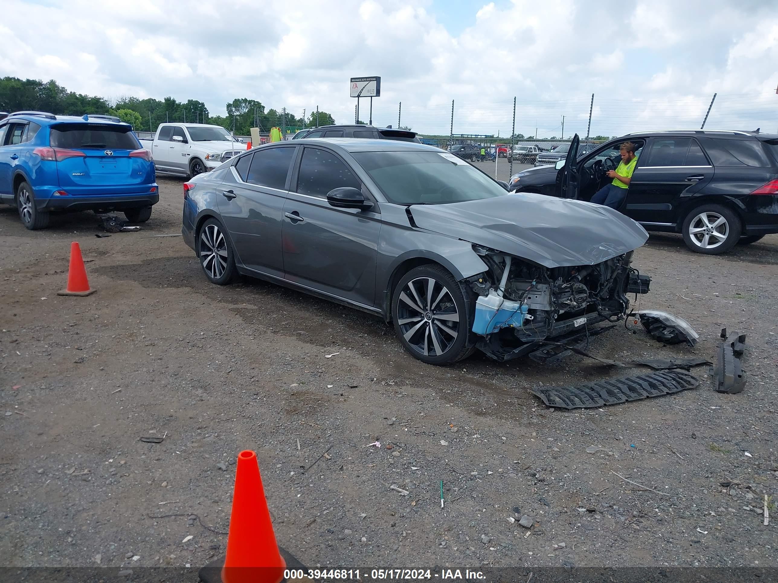 NISSAN ALTIMA 2019 1n4bl4cv1kc208720