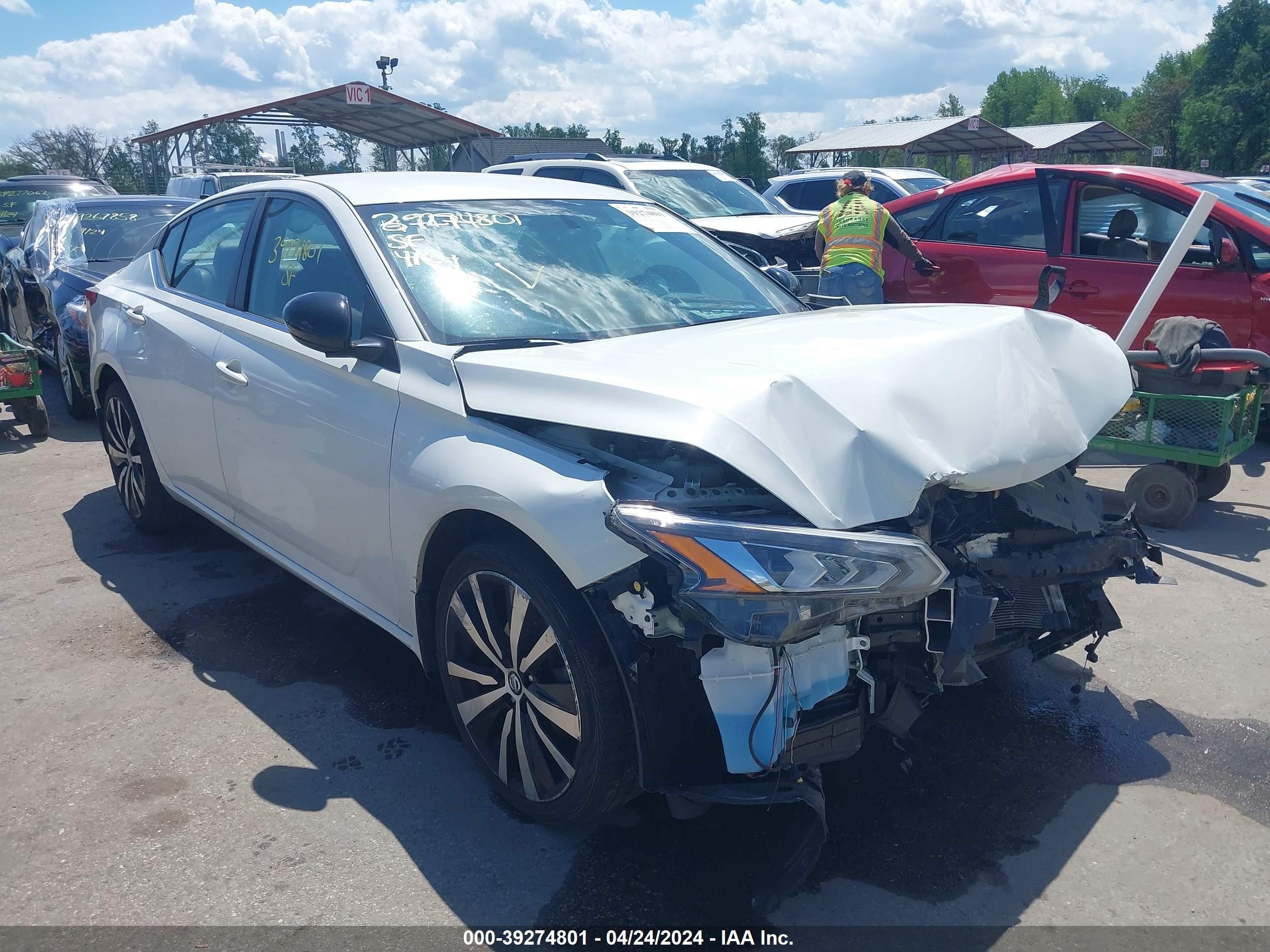 NISSAN ALTIMA 2019 1n4bl4cw4kn320456