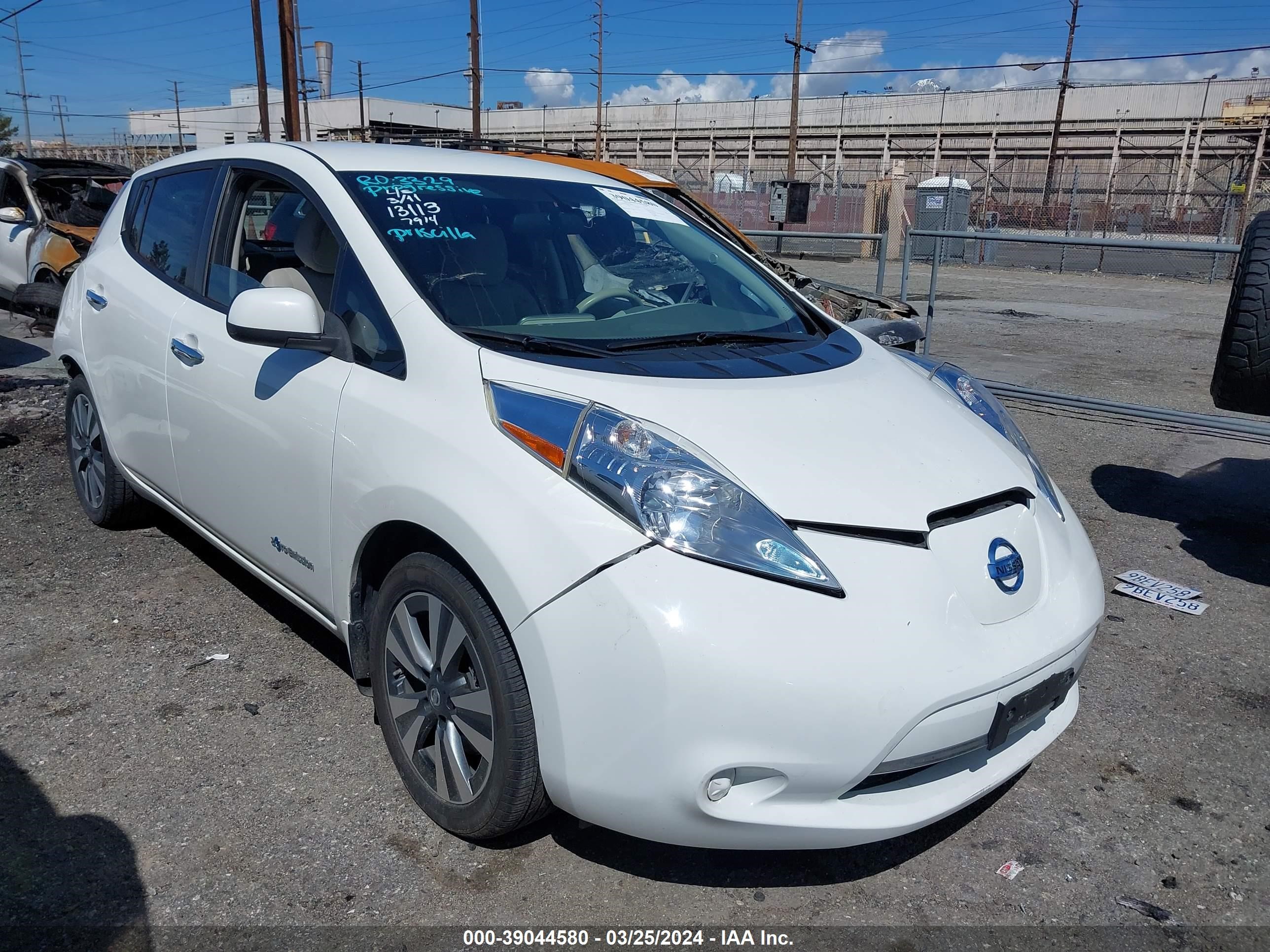 NISSAN LEAF 2017 1n4bz0cp3hc307914