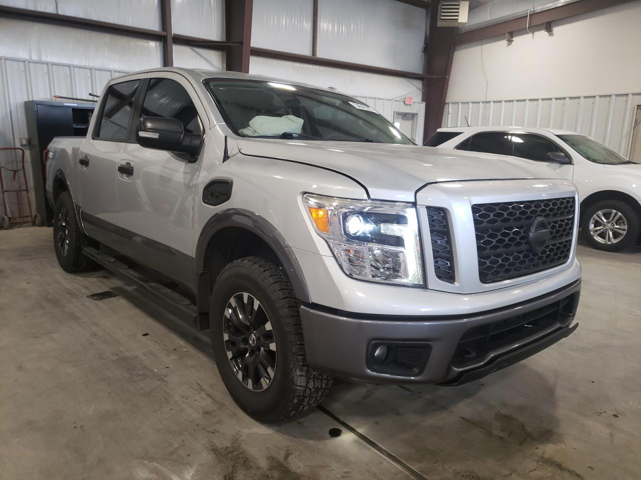 NISSAN TITAN 2017 1n6aa1e50hn546739