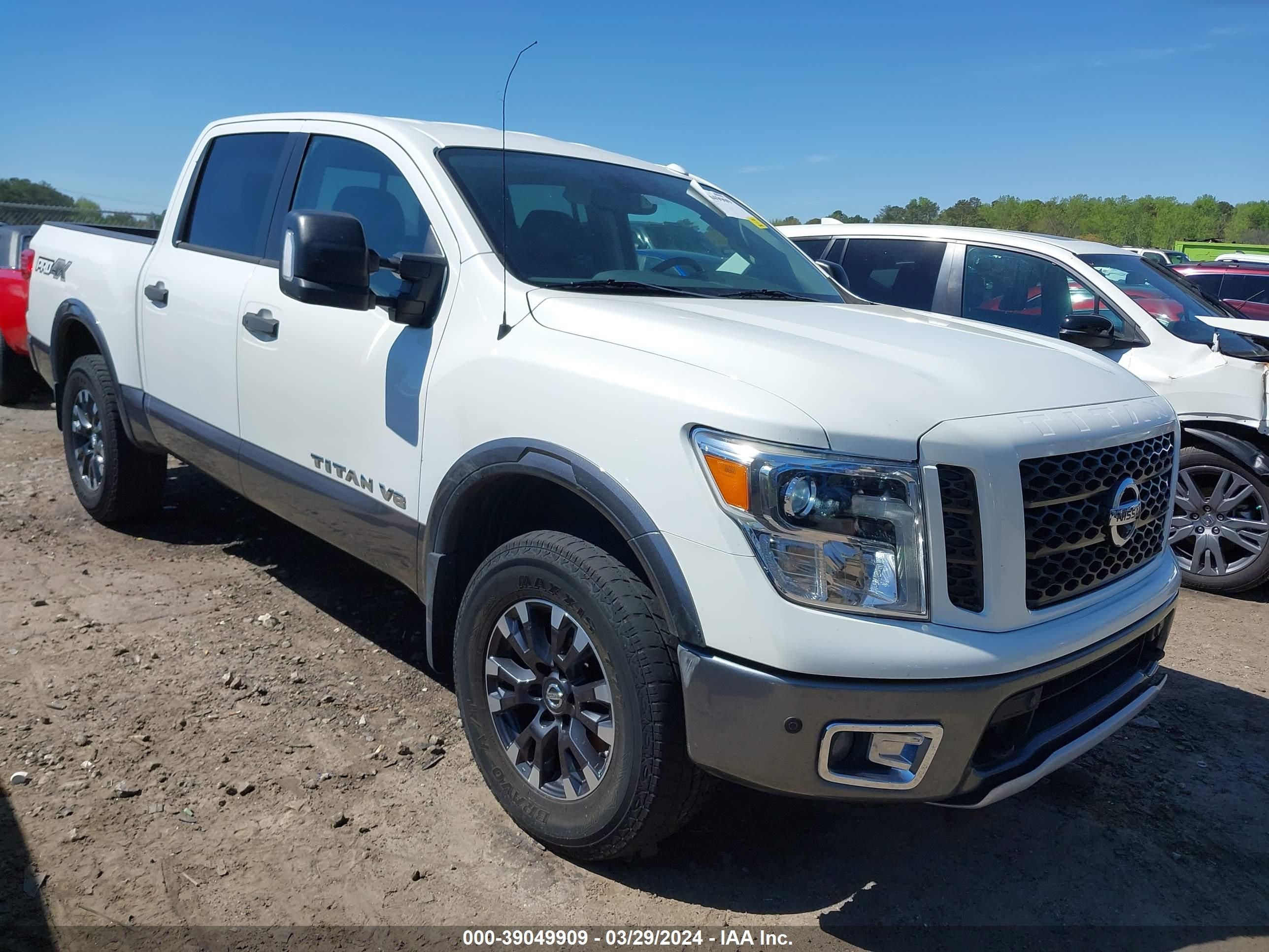 NISSAN TITAN 2018 1n6aa1e53jn509822