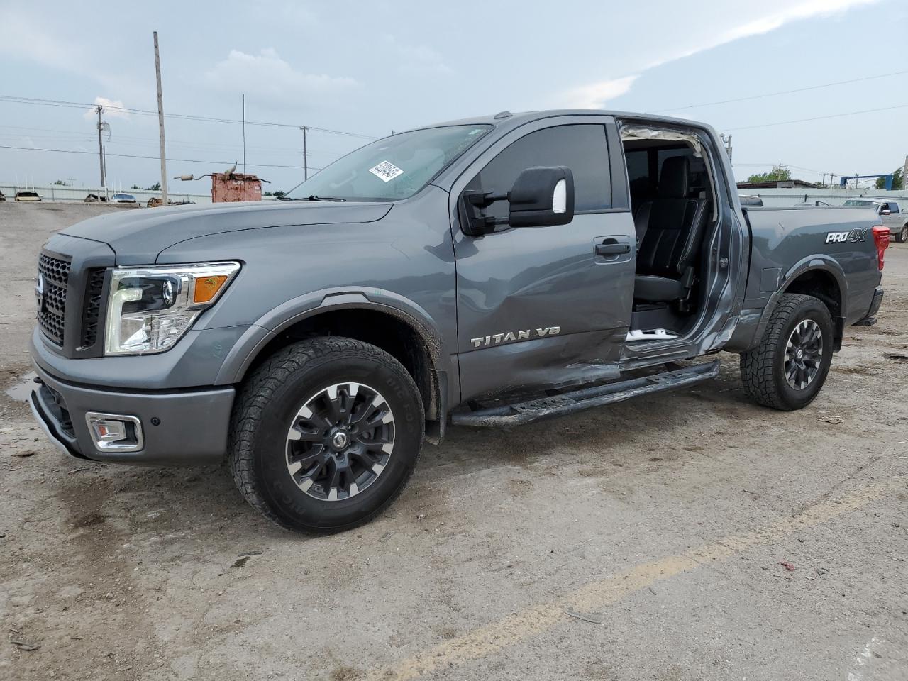 NISSAN TITAN 2018 1n6aa1e53jn538155