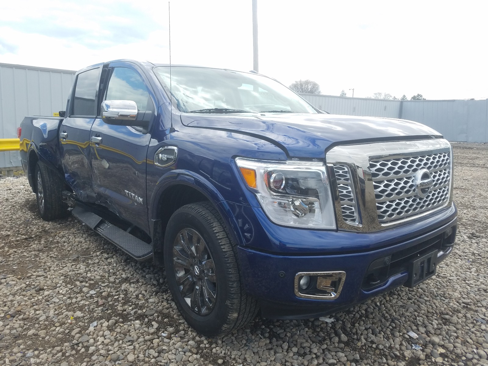 NISSAN TITAN SV 2017 1n6aa1e55hn573760