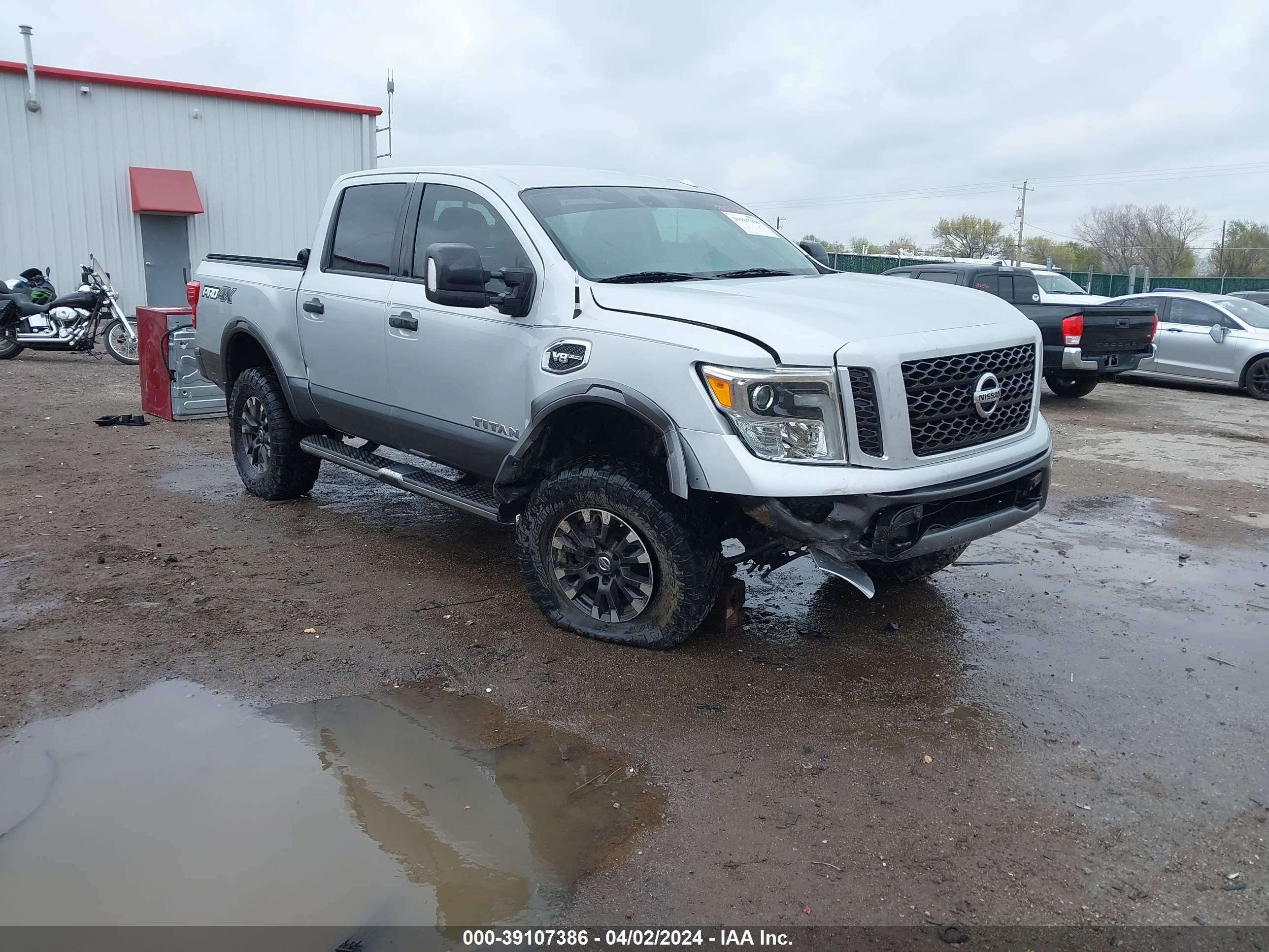 NISSAN TITAN 2017 1n6aa1e56hn515446