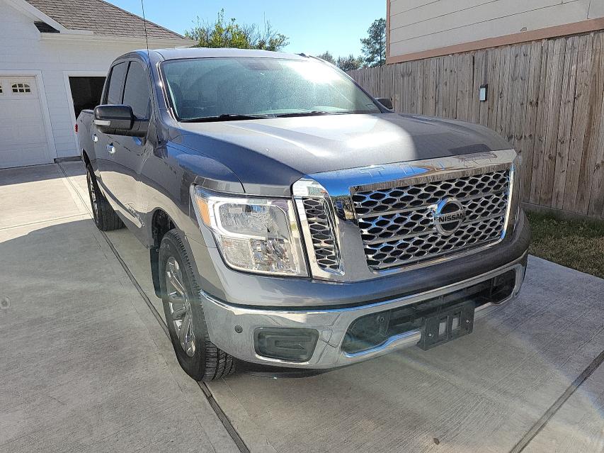 NISSAN TITAN SV 2018 1n6aa1e64jn503052