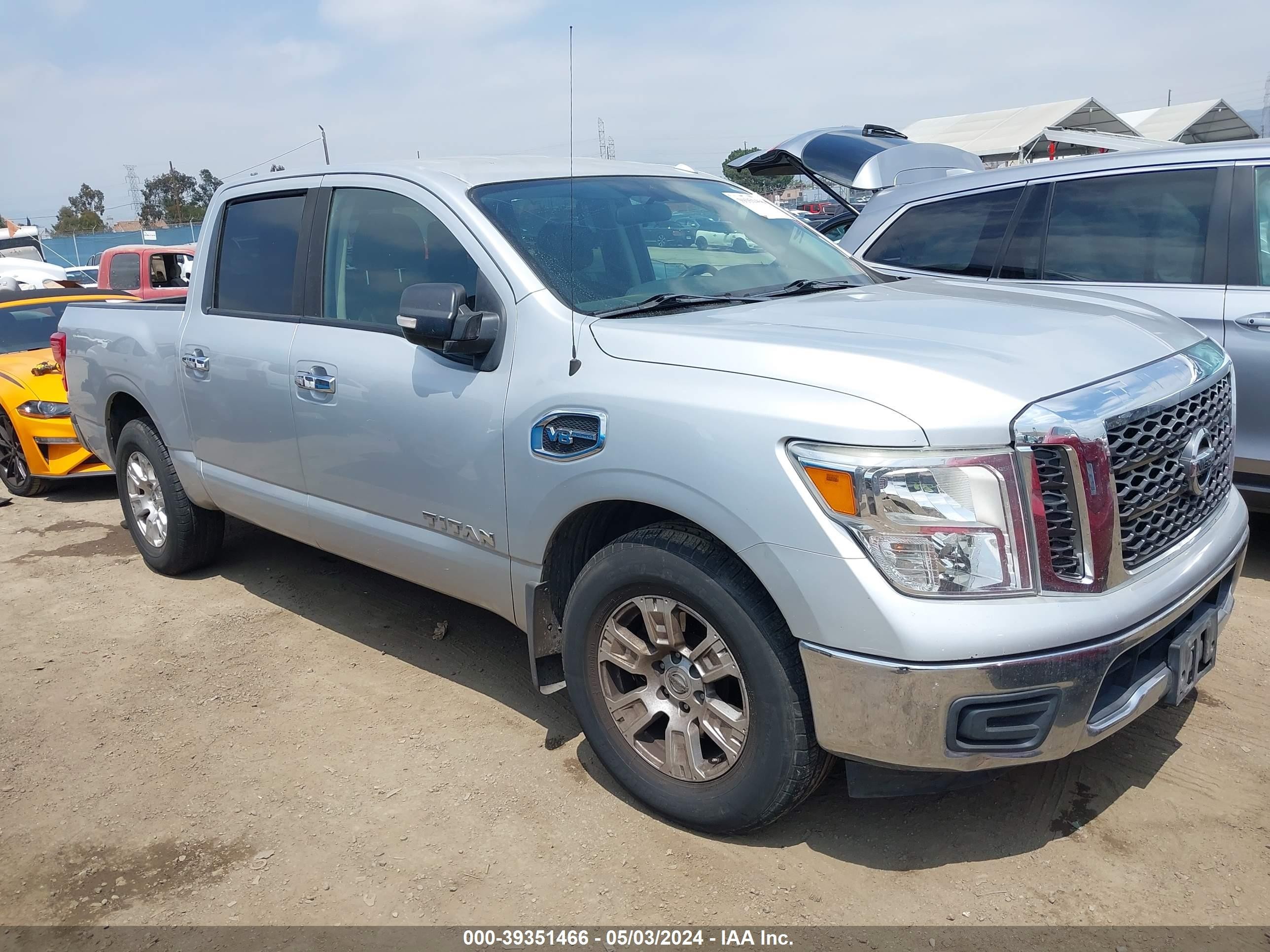 NISSAN TITAN 2017 1n6aa1ek5hn555247