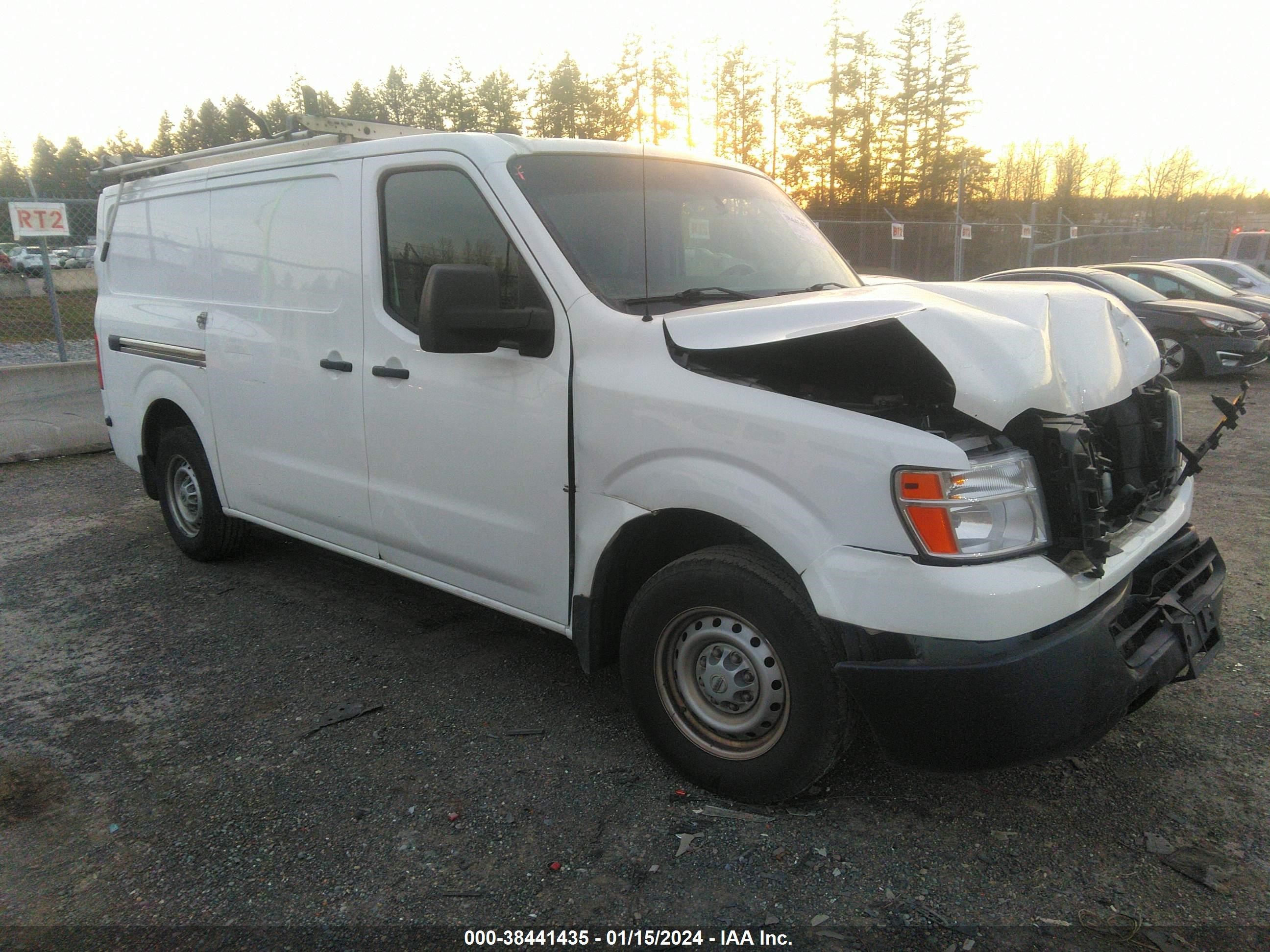 NISSAN NV 2018 1n6bf0km3jn808187