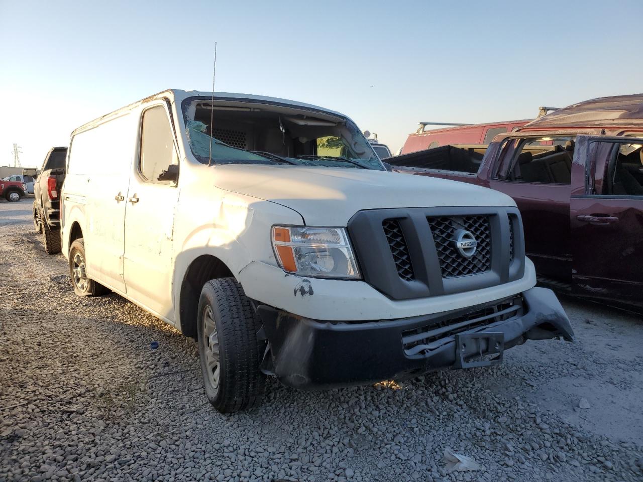 NISSAN NV 2018 1n6bf0km6jn807521