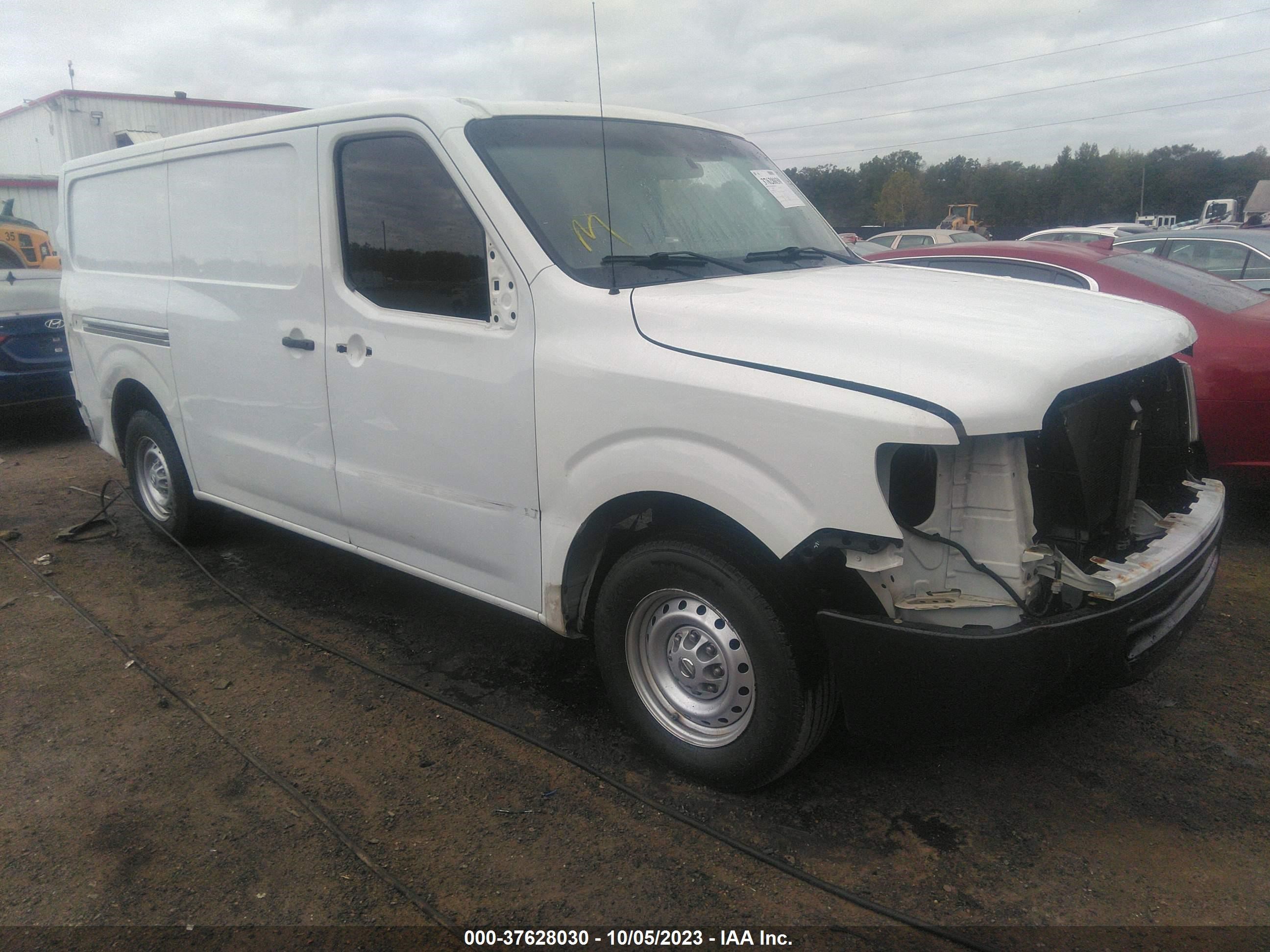 NISSAN NV 2018 1n6bf0kmxjn815136