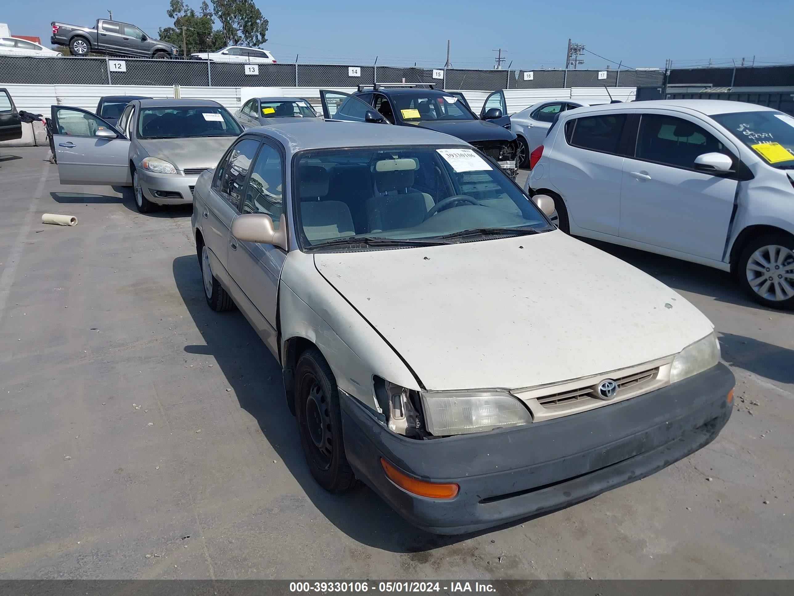 TOYOTA COROLLA 1997 1nxbb02e2vz553885