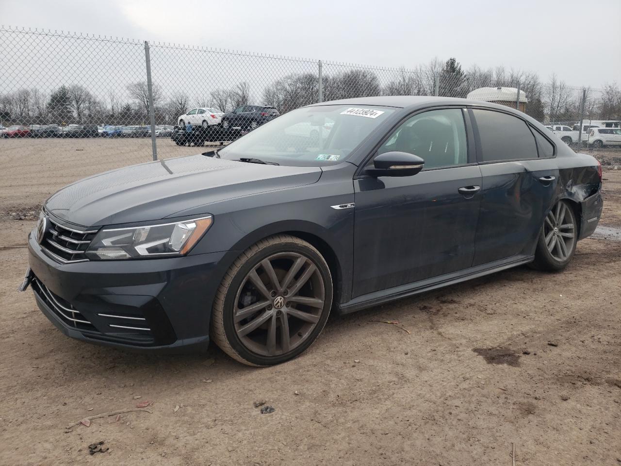 VOLKSWAGEN PASSAT 2018 1vwaa7a33jc001269