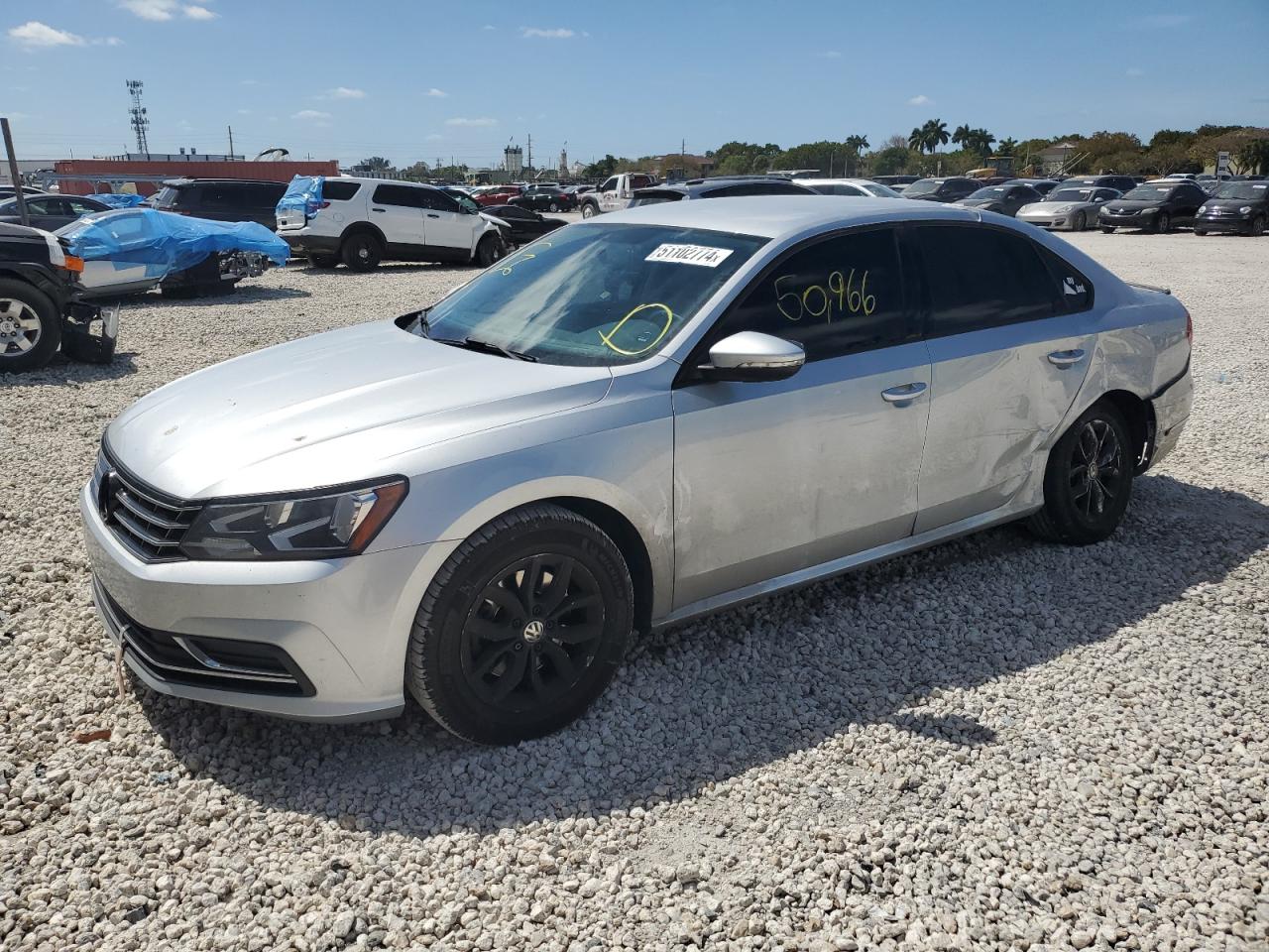 VOLKSWAGEN PASSAT 2018 1vwaa7a33jc043120