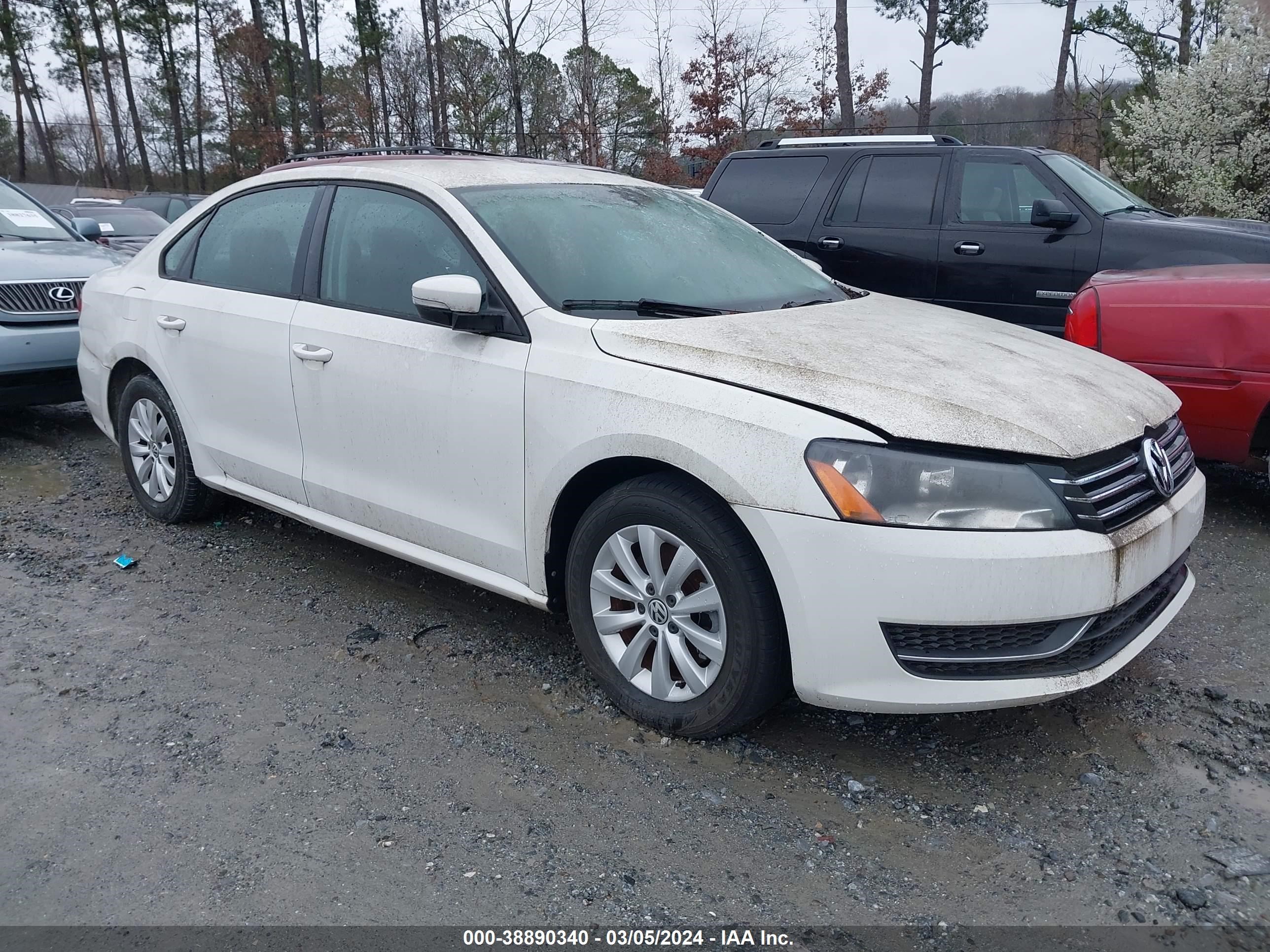 VOLKSWAGEN PASSAT 2013 1vwah7a35dc076555