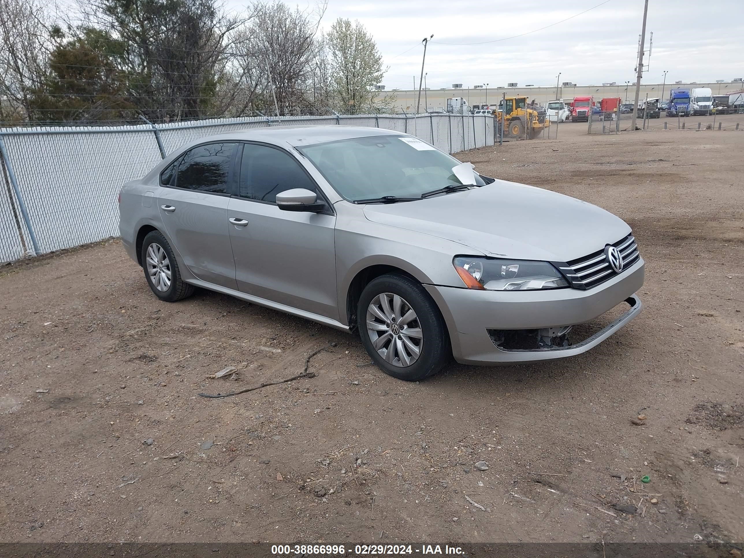 VOLKSWAGEN PASSAT 2013 1vwah7a39dc028931