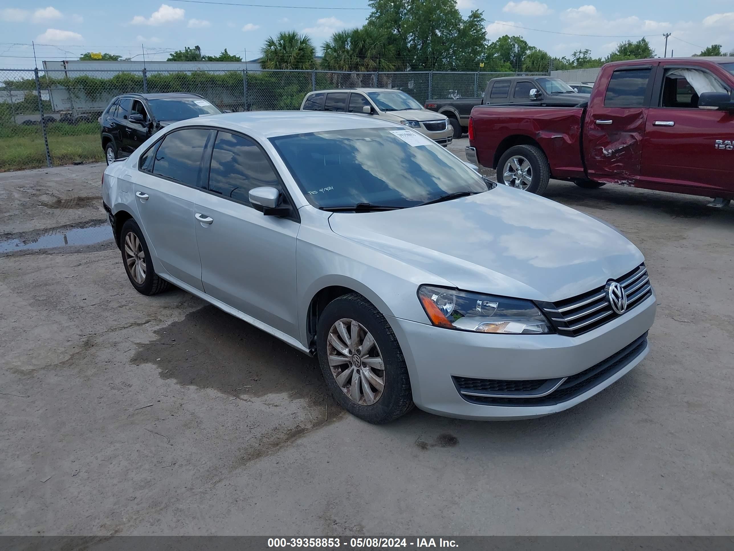 VOLKSWAGEN PASSAT 2013 1vwah7a39dc119794