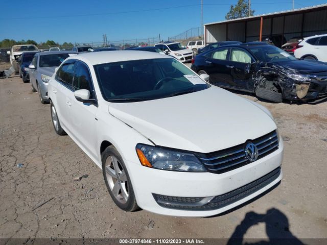 VOLKSWAGEN PASSAT 2014 1vwas7a32ec033326