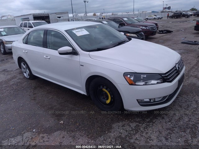 VOLKSWAGEN PASSAT 2015 1vwat7a30fc116011