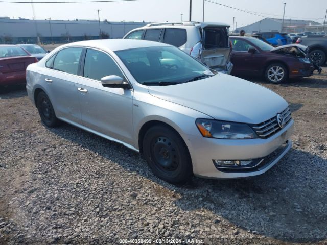 VOLKSWAGEN PASSAT 2015 1vwat7a31fc104692