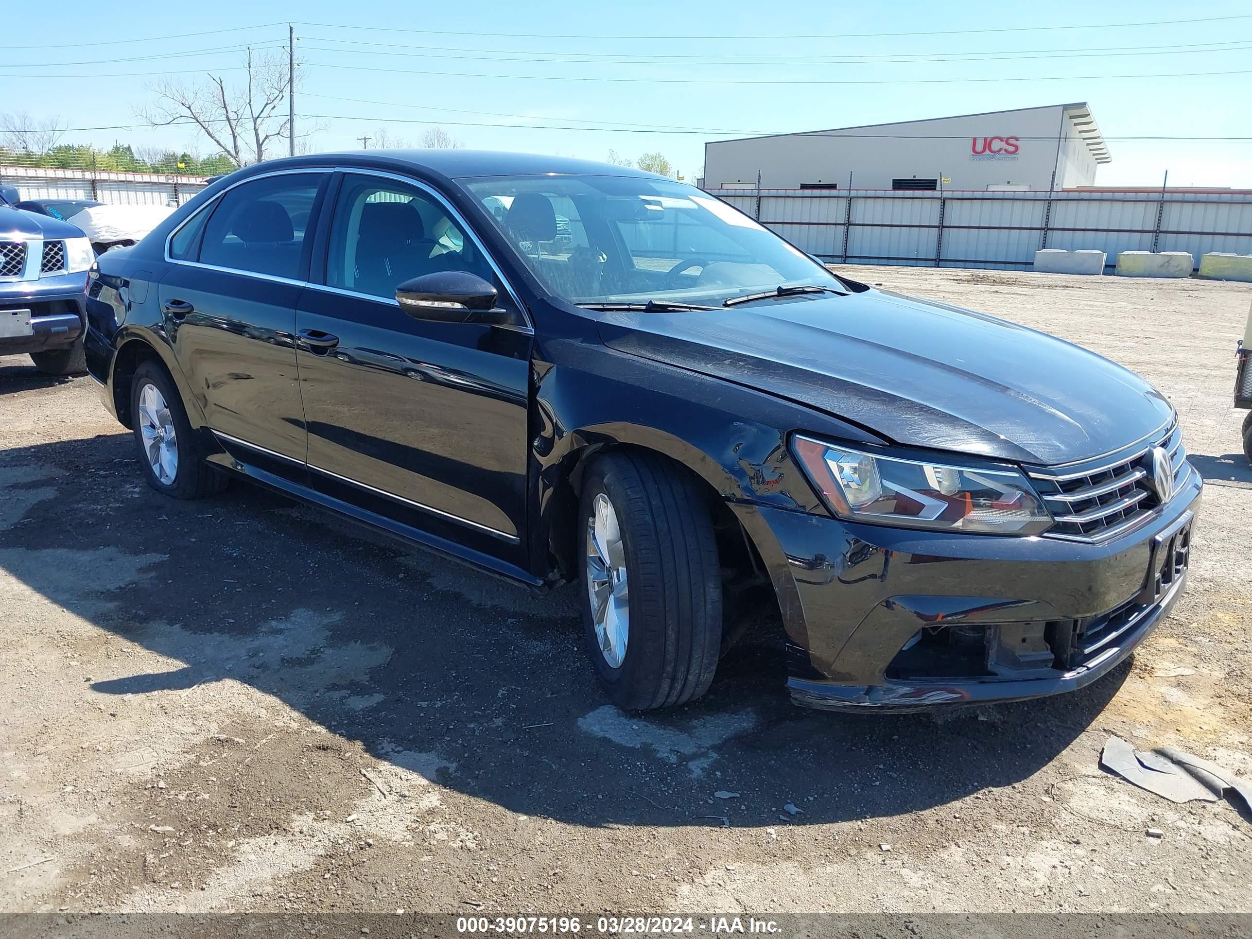 VOLKSWAGEN PASSAT 2017 1vwat7a31hc008046