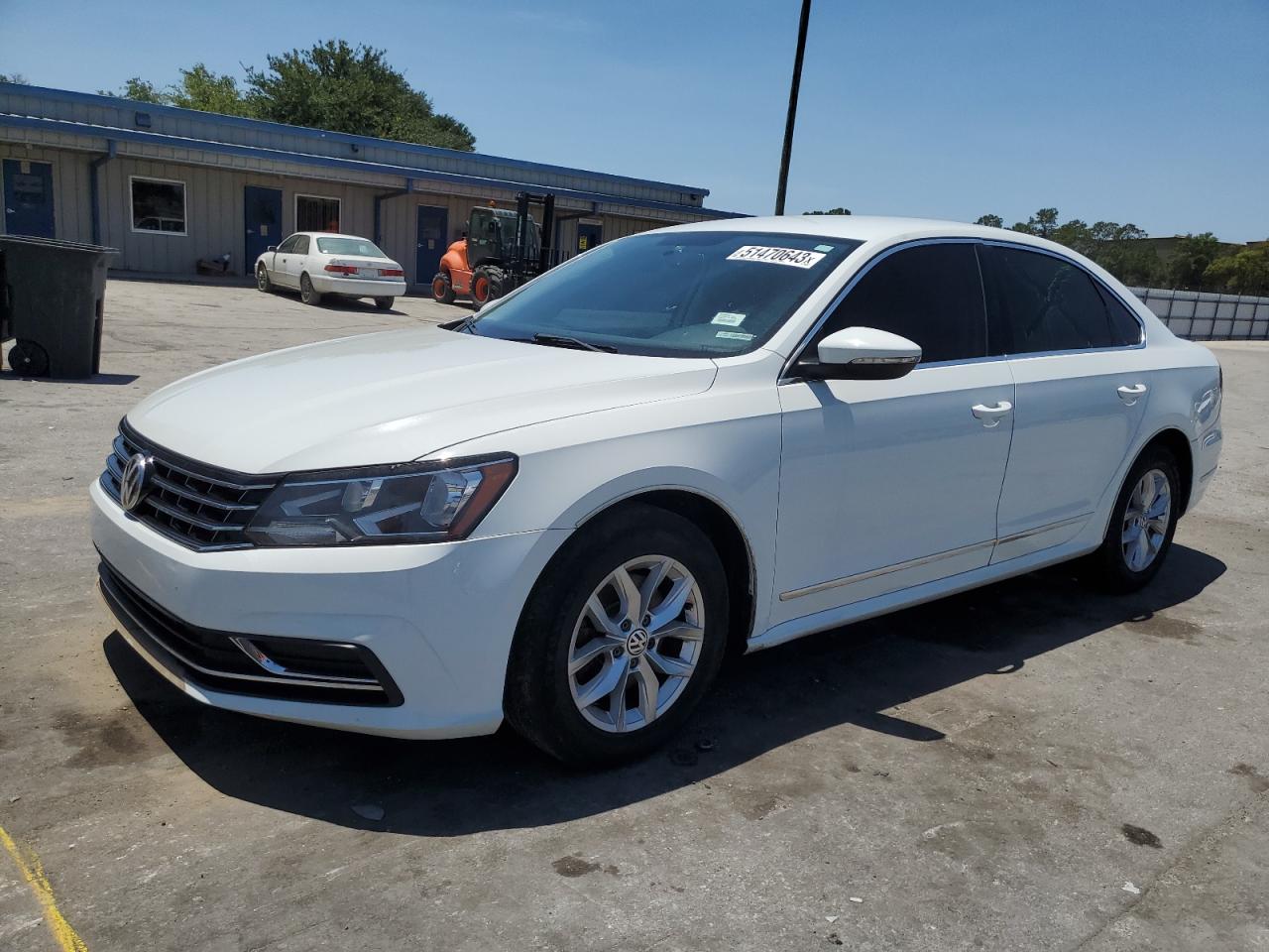 VOLKSWAGEN PASSAT 2017 1vwat7a31hc074872