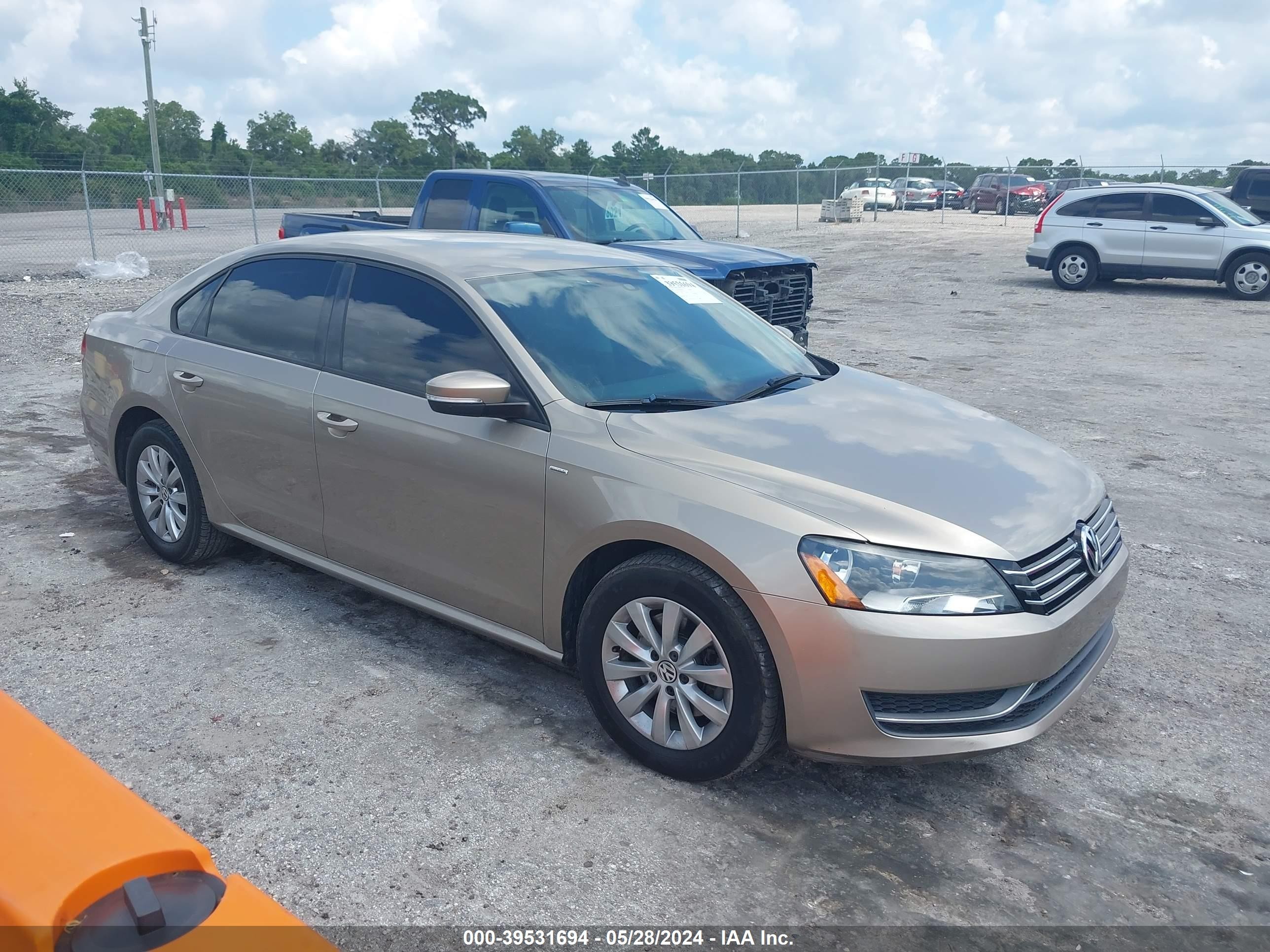 VOLKSWAGEN PASSAT 2015 1vwat7a32fc077678