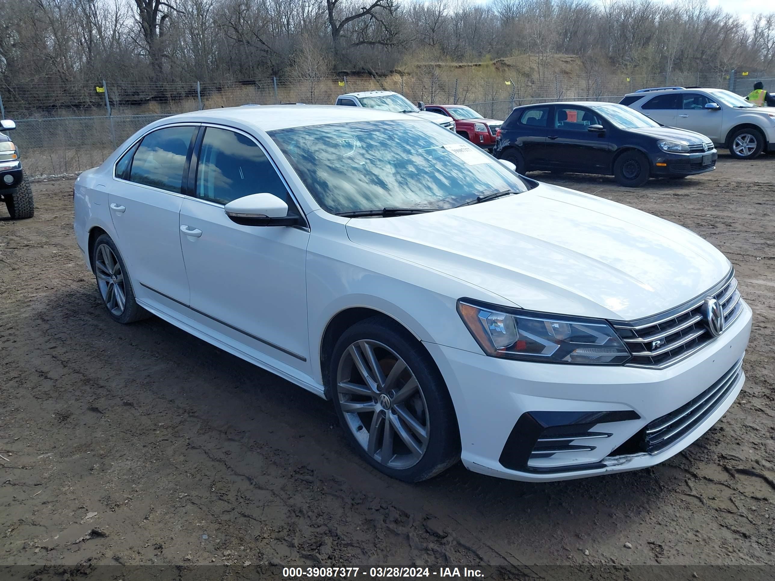 VOLKSWAGEN PASSAT 2016 1vwat7a32gc058338