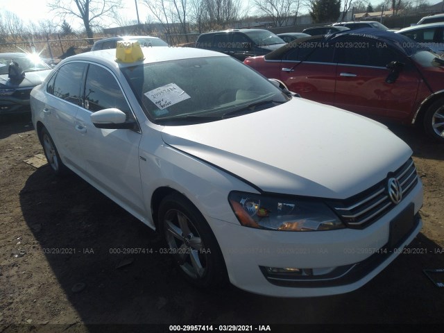 VOLKSWAGEN PASSAT 2015 1vwat7a33fc095445