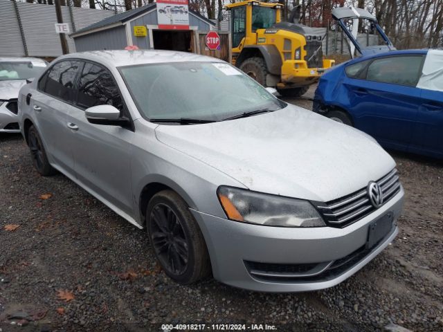 VOLKSWAGEN PASSAT 2015 1vwat7a34fc005235