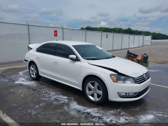 VOLKSWAGEN PASSAT 2015 1vwat7a34fc075527