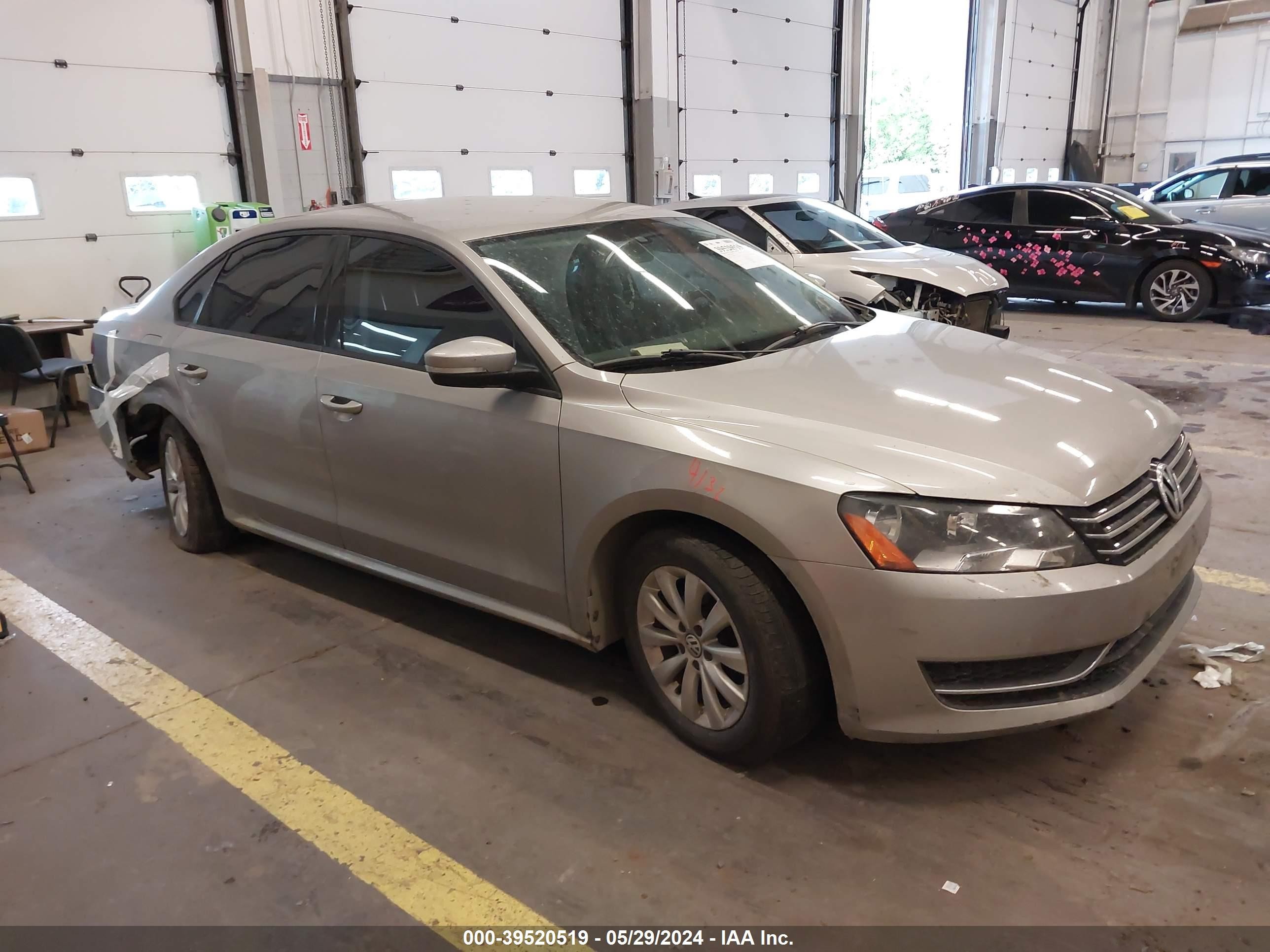 VOLKSWAGEN PASSAT 2014 1vwat7a35ec084851