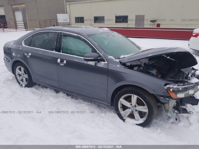 VOLKSWAGEN PASSAT 2015 1vwat7a36fc077716