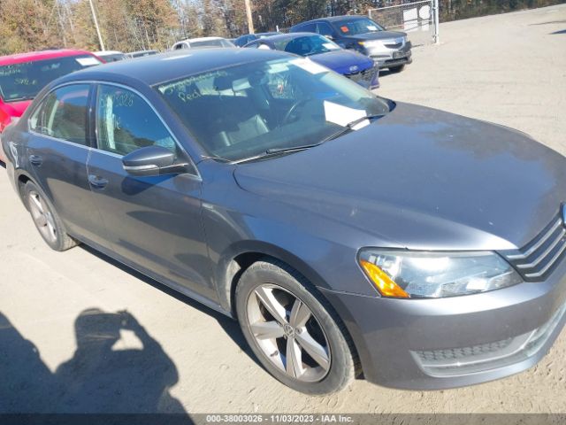 VOLKSWAGEN PASSAT 2014 1vwat7a38ec052170