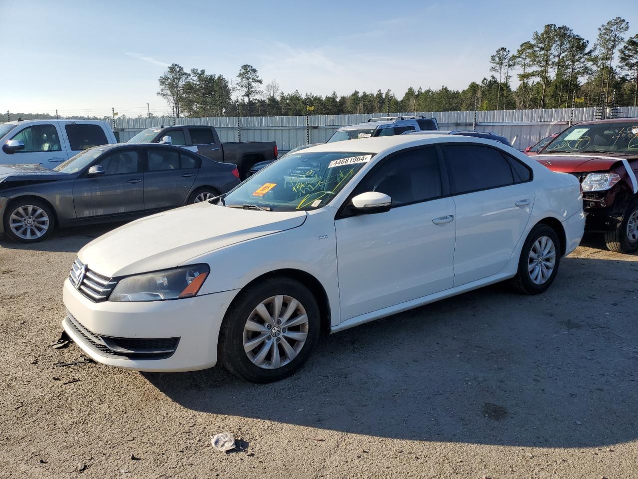 VOLKSWAGEN PASSAT 2015 1vwat7a38fc063445