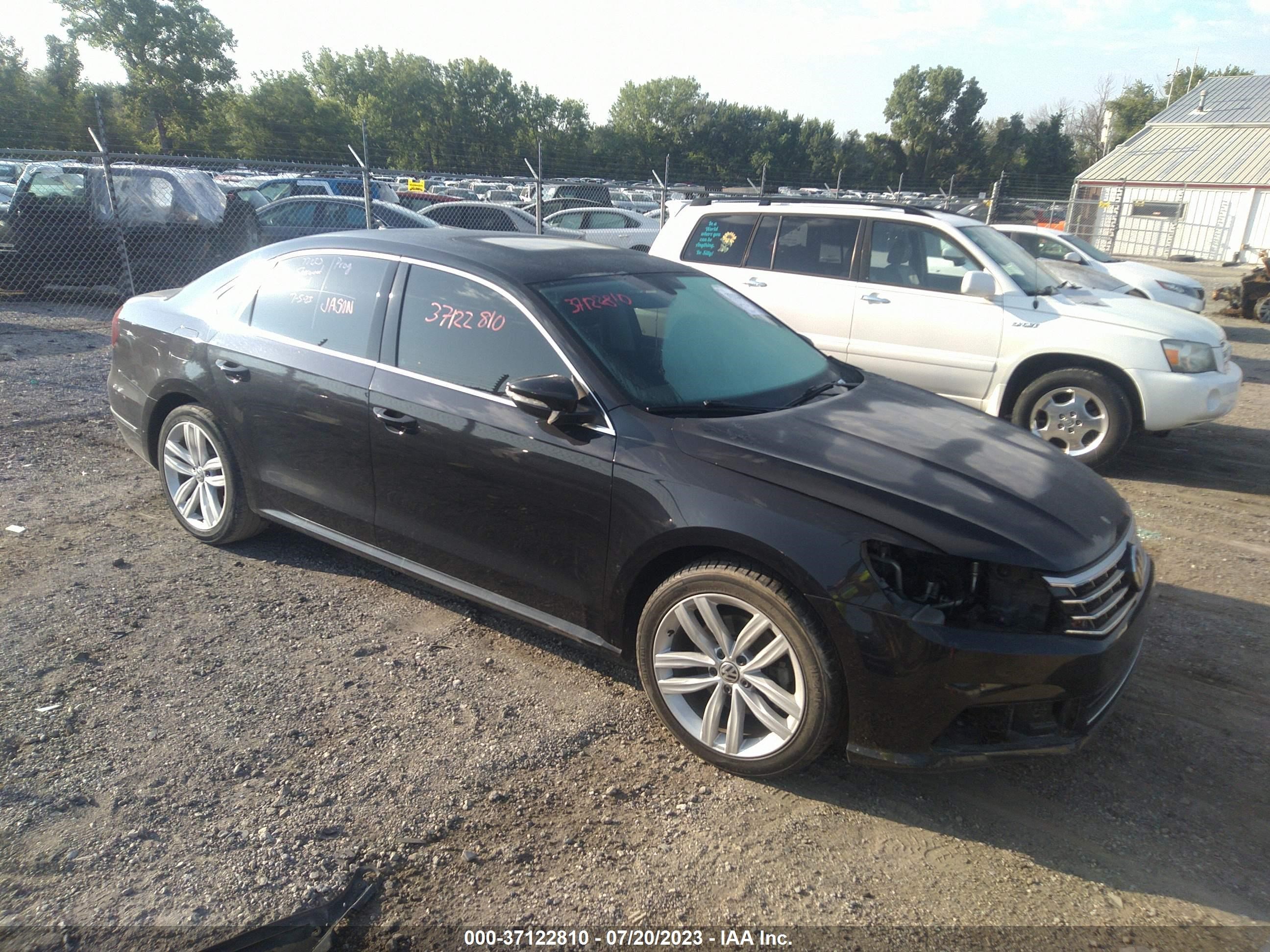 VOLKSWAGEN PASSAT 2018 1vwba7a33jc003513