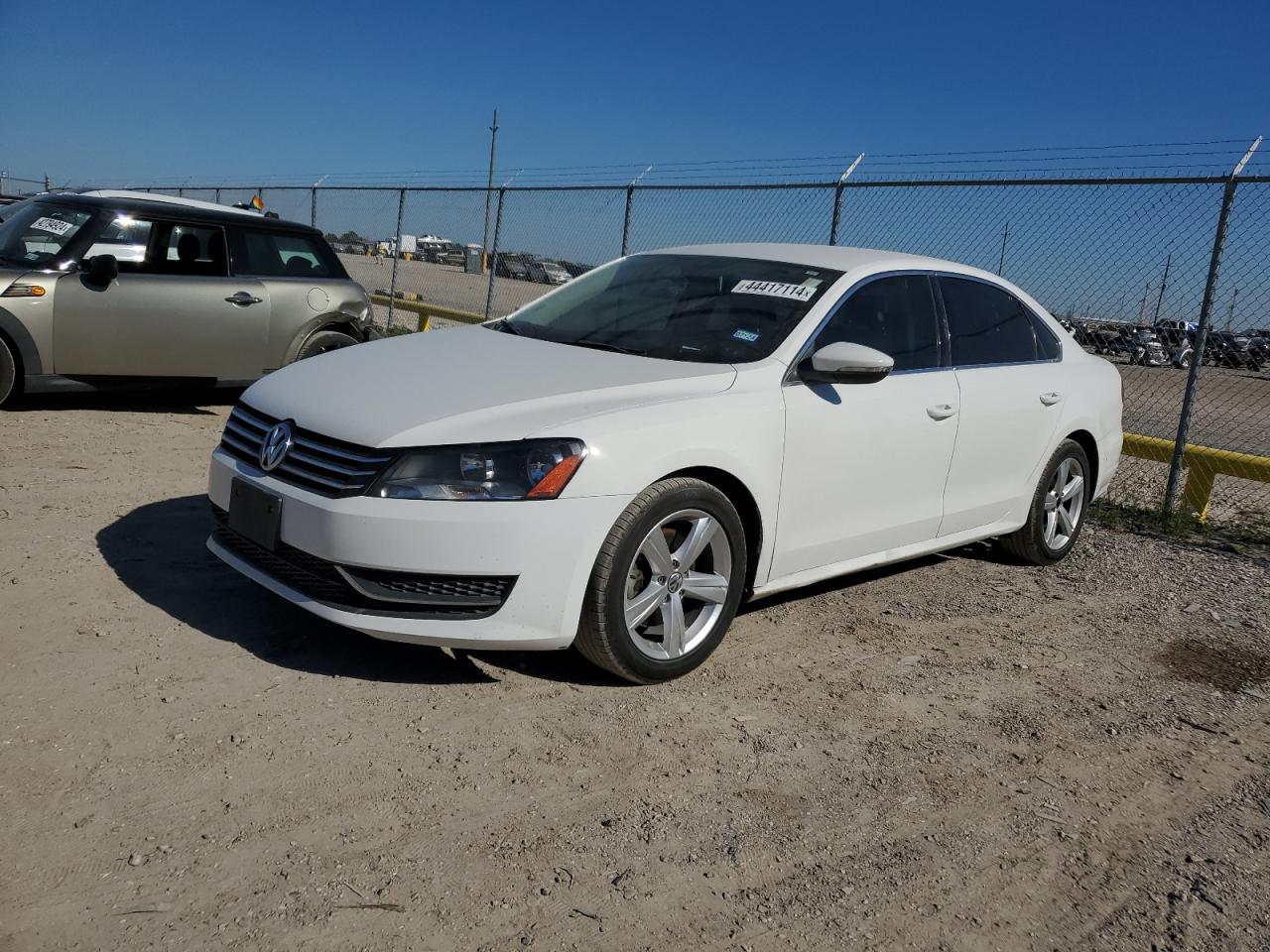 VOLKSWAGEN PASSAT 2012 1vwbh7a33cc020181