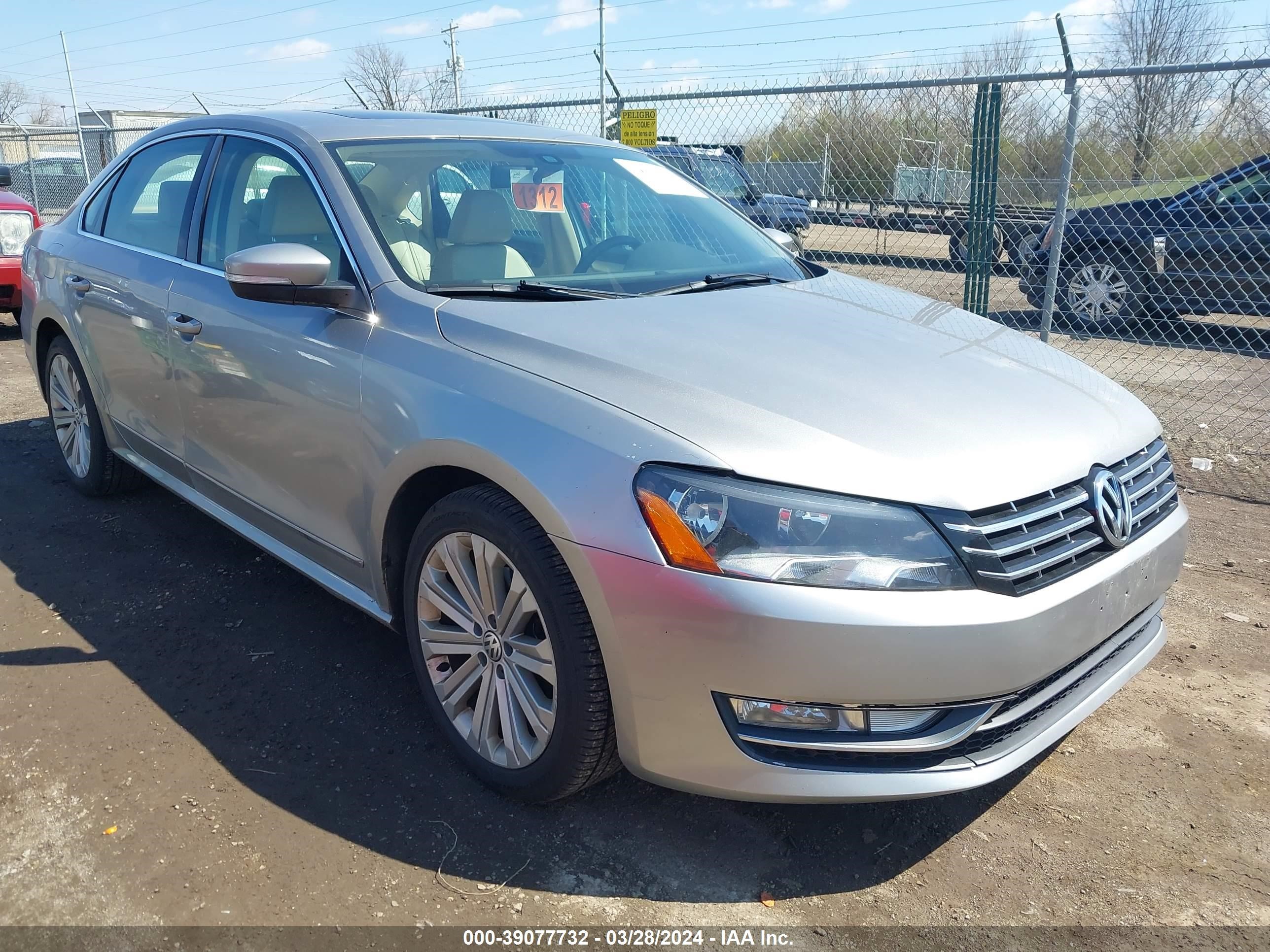 VOLKSWAGEN PASSAT 2013 1vwbn7a31dc048300