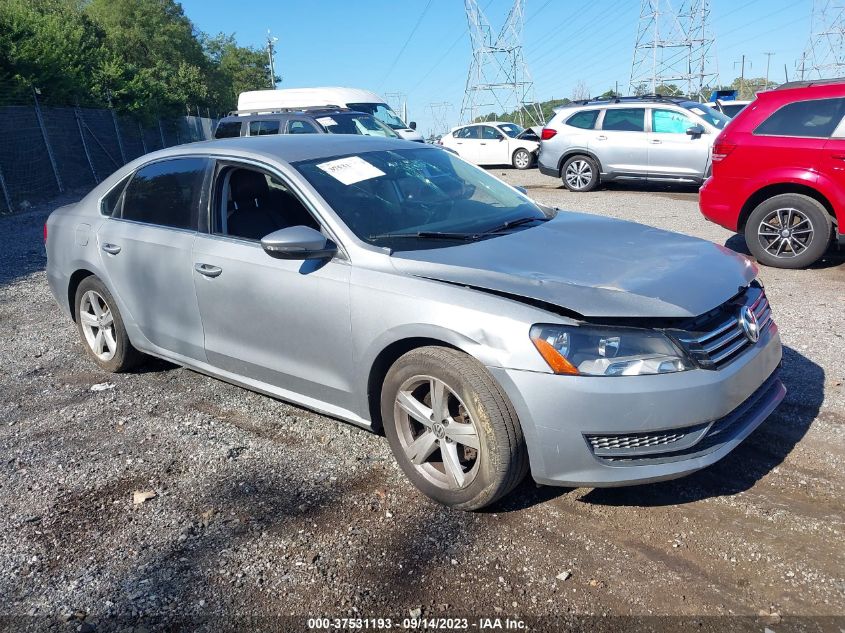 VOLKSWAGEN PASSAT 2013 1vwbp7a36dc015707