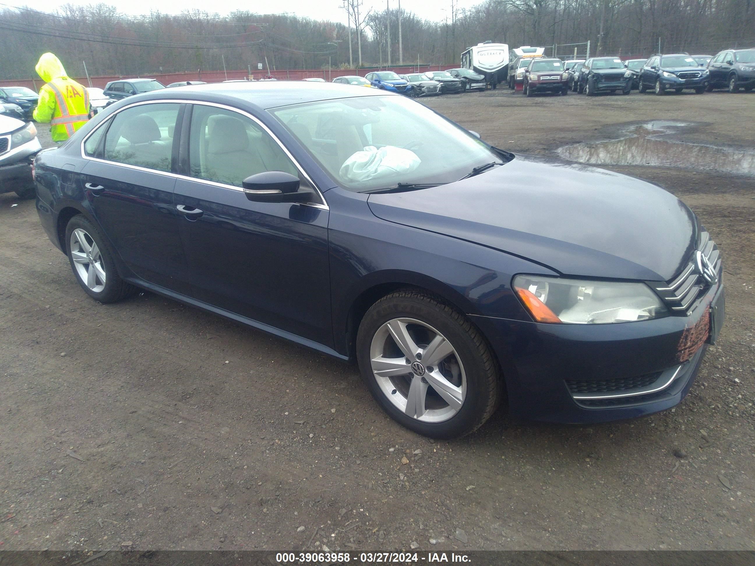 VOLKSWAGEN PASSAT 2012 1vwbp7a3xcc107093