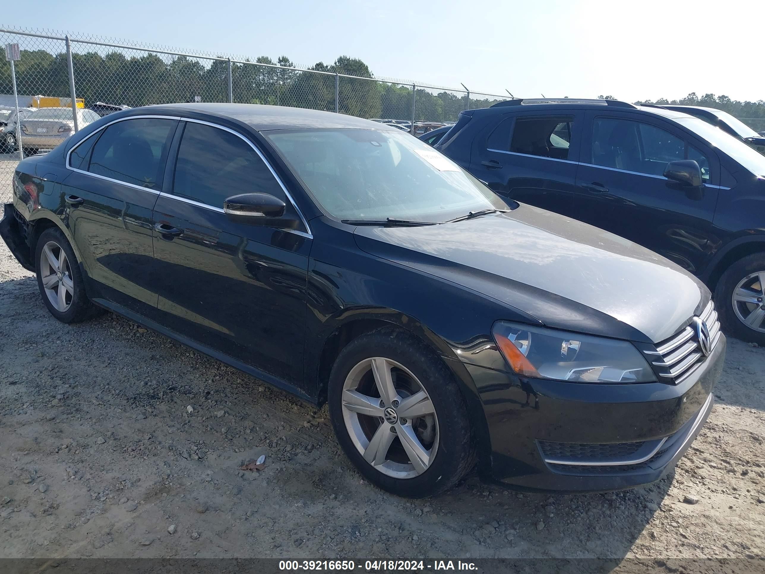 VOLKSWAGEN PASSAT 2014 1vwbs7a35ec058158