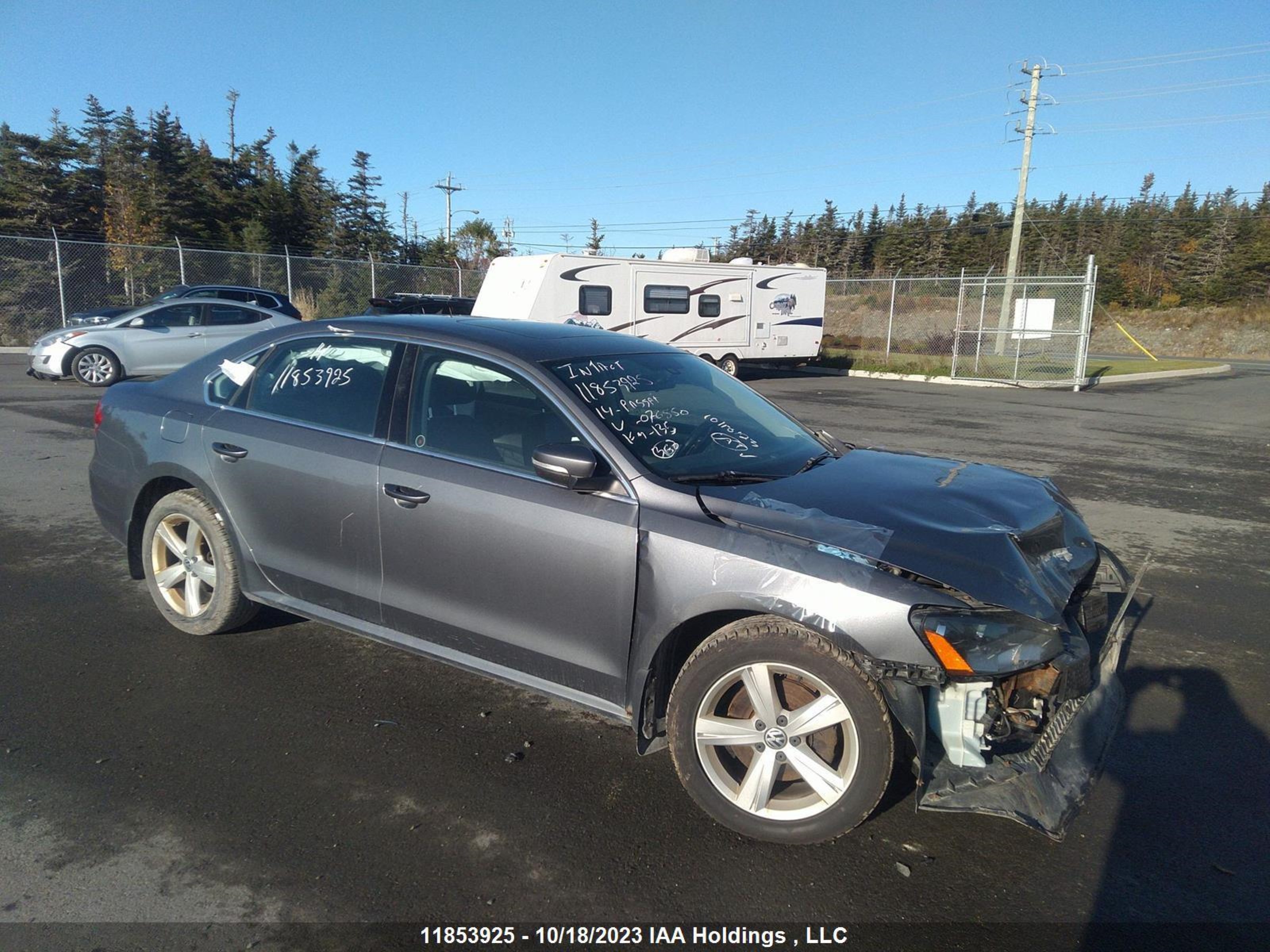 VOLKSWAGEN PASSAT 2014 1vwbs7a37ec076550