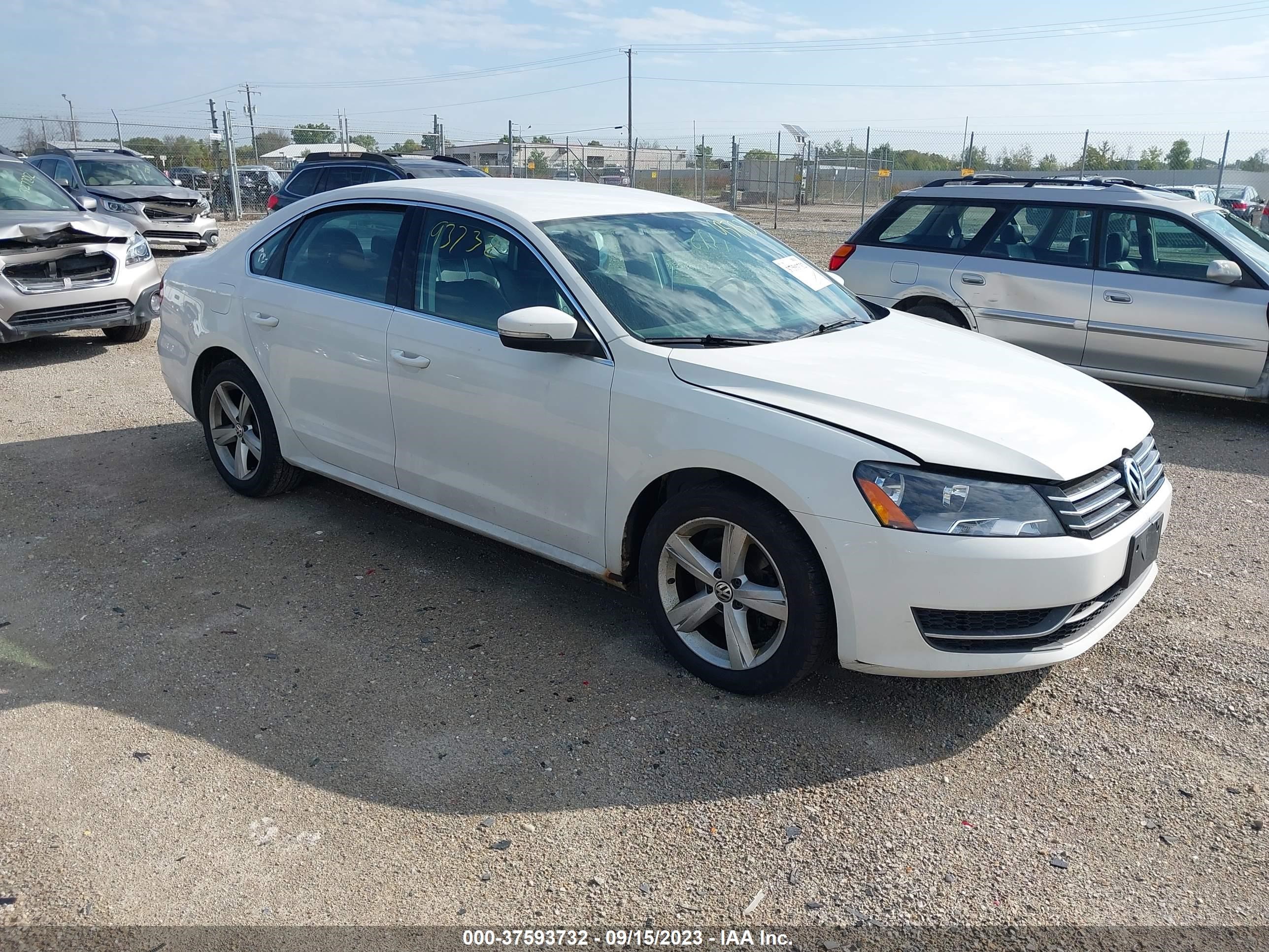 VOLKSWAGEN PASSAT 2014 1vwbs7a38ec031052