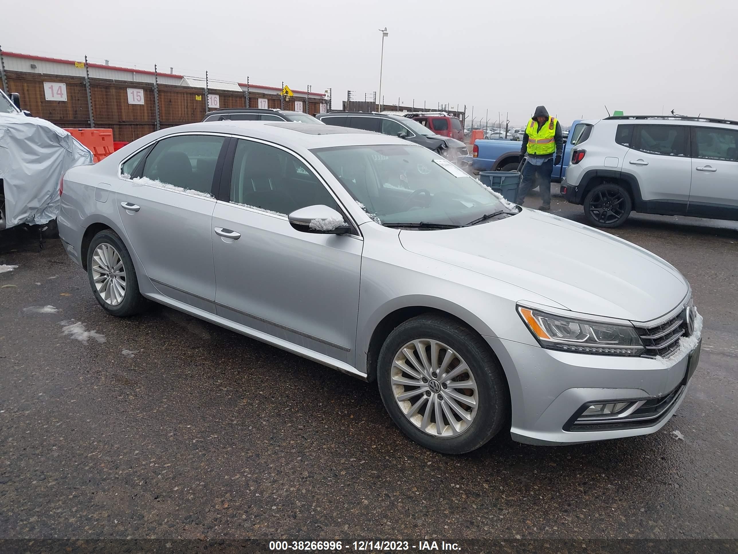 VOLKSWAGEN PASSAT 2016 1vwbs7a39gc022816