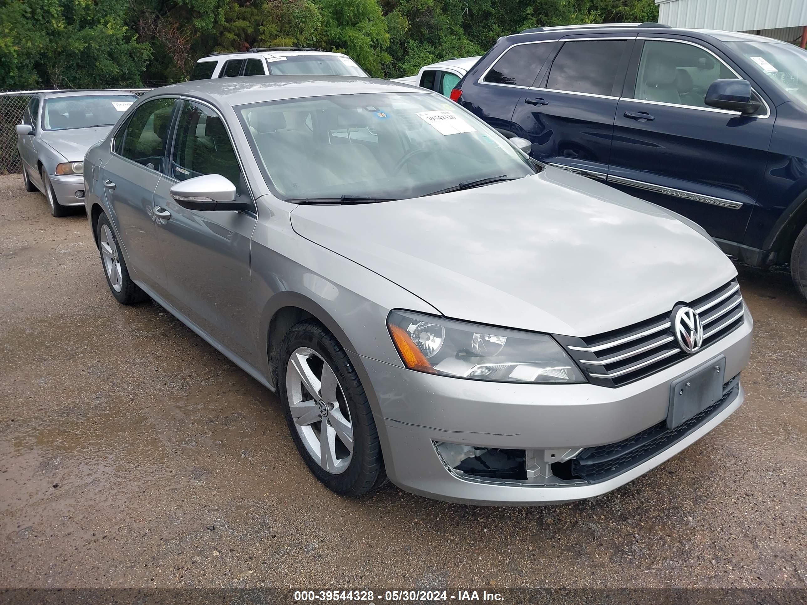 VOLKSWAGEN PASSAT 2014 1vwbs7a3xec038097