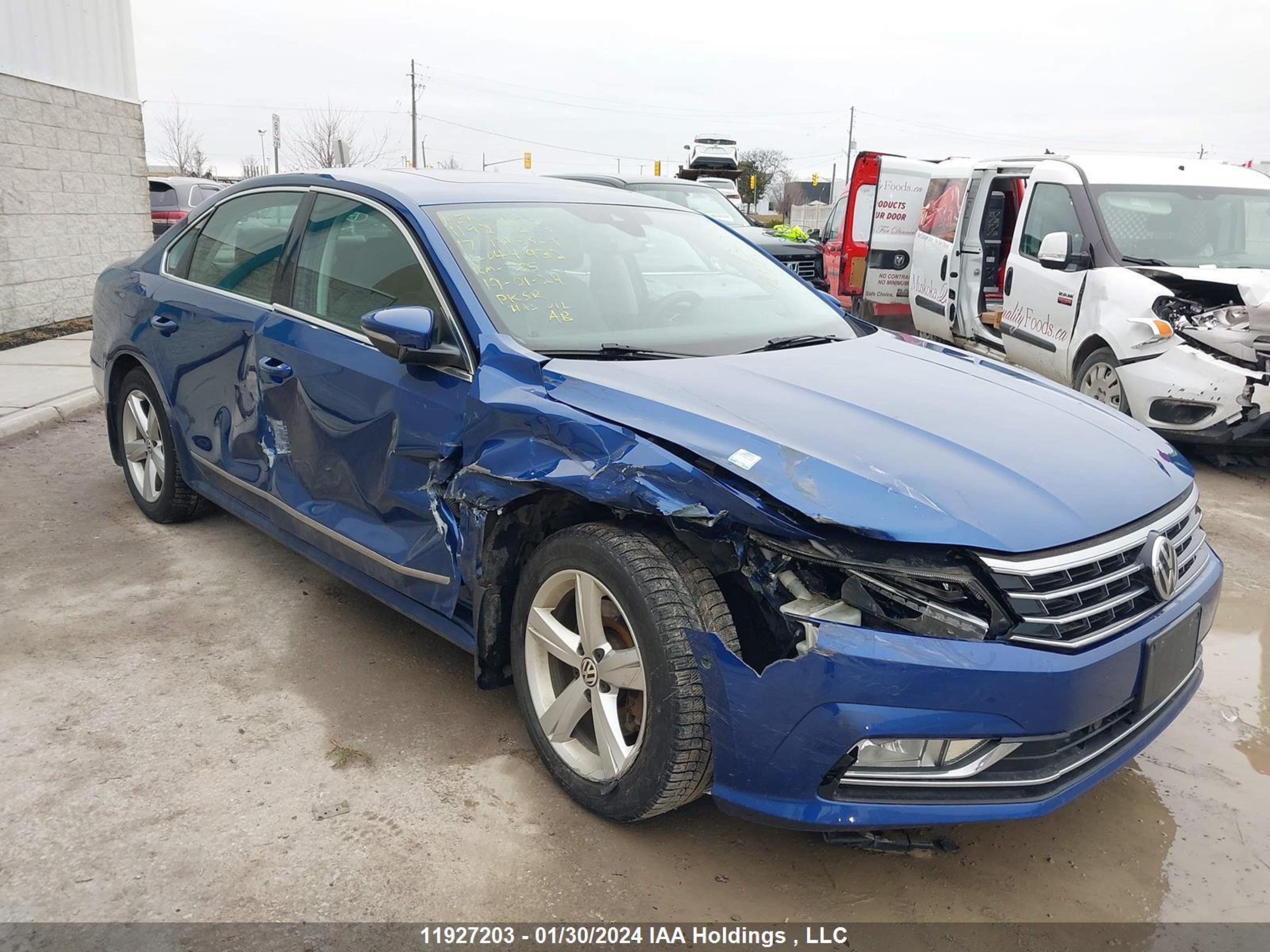 VOLKSWAGEN PASSAT 2017 1vwbt7a32hc044932