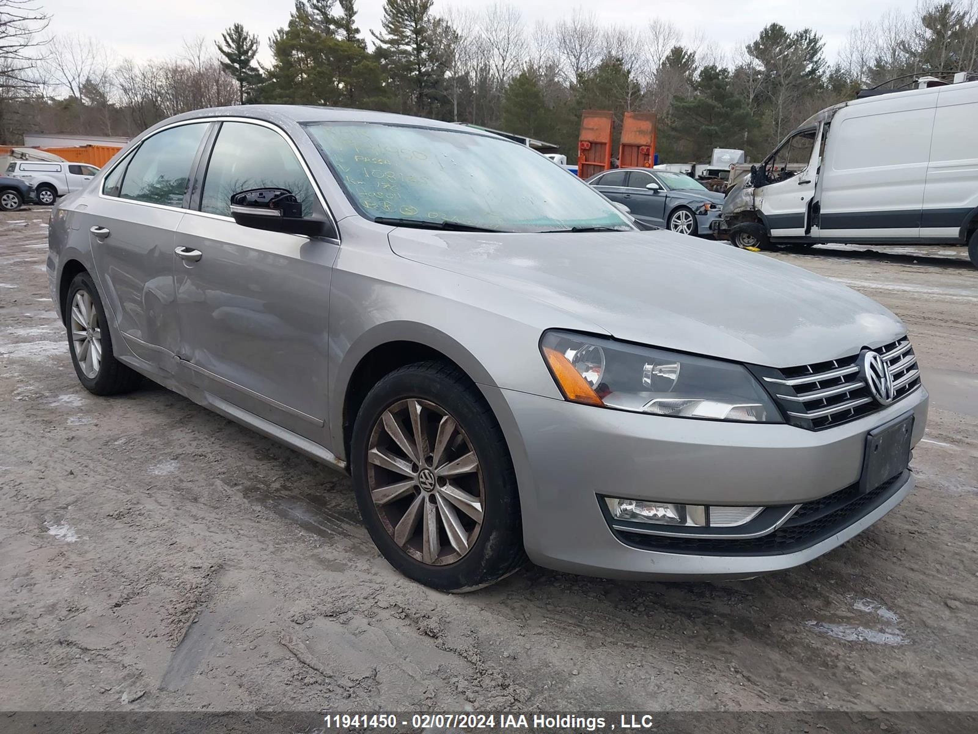 VOLKSWAGEN PASSAT 2012 1vwch7a30cc108125