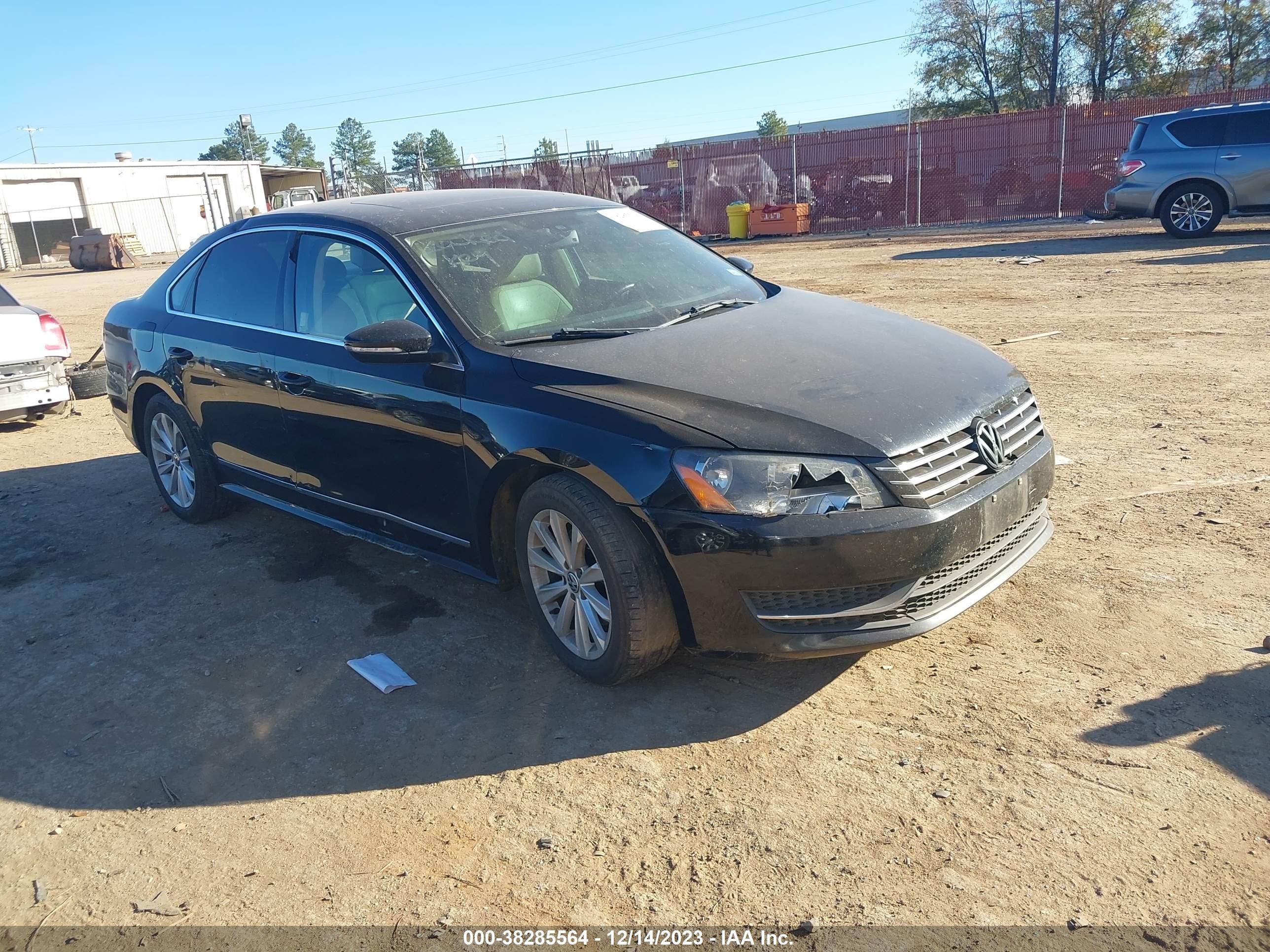 VOLKSWAGEN PASSAT 2012 1vwch7a32cc056352