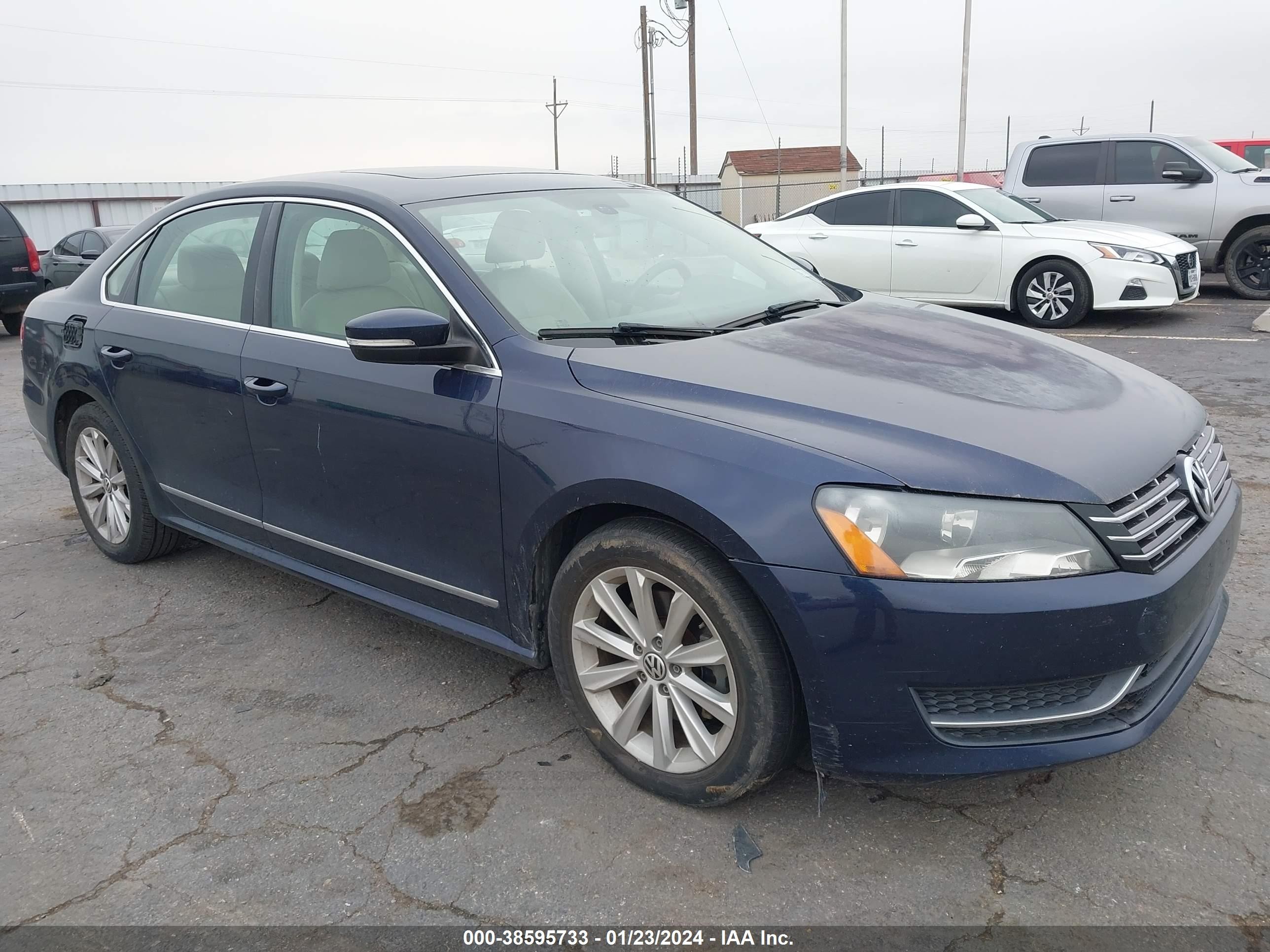 VOLKSWAGEN PASSAT 2012 1vwch7a37cc059781