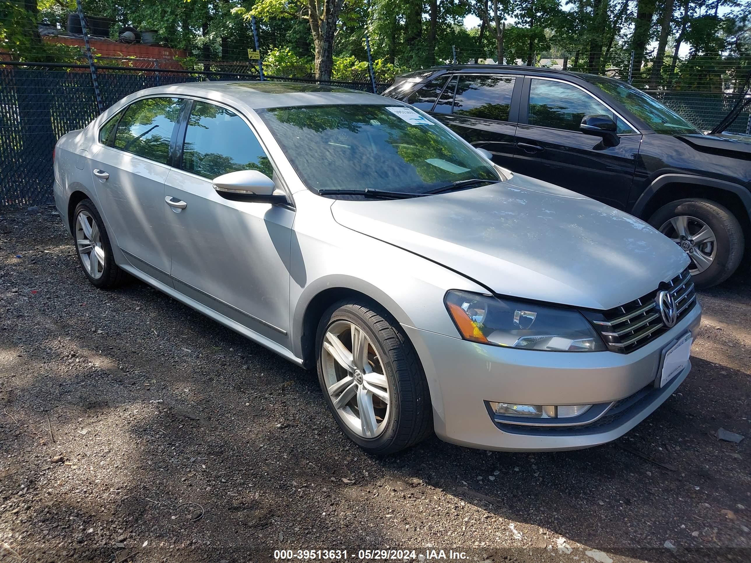 VOLKSWAGEN PASSAT 2012 1vwcm7a38cc073085