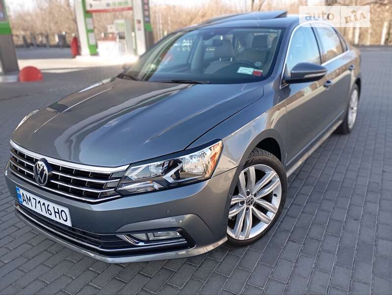 VOLKSWAGEN PASSAT 2017 1vwct7a38hc066843