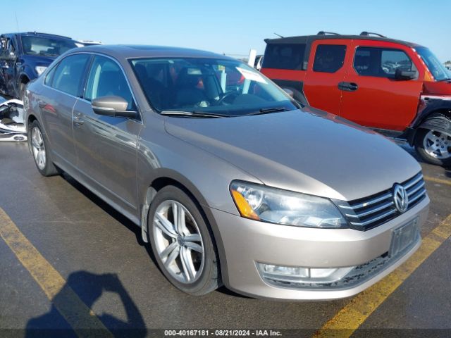 VOLKSWAGEN PASSAT 2014 1vwcv7a32fc041136